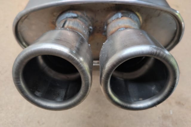 Walker Quiet-Flow SS 53646 Stainless Muffler Assembly for 2003 2004 Infiniti G35 — photo 3