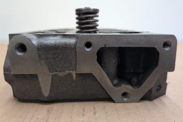 Kubota D902 Complete Cylinder Head w/ Valves RTV900 1G962-03040 1G962-03045 New — photo 5