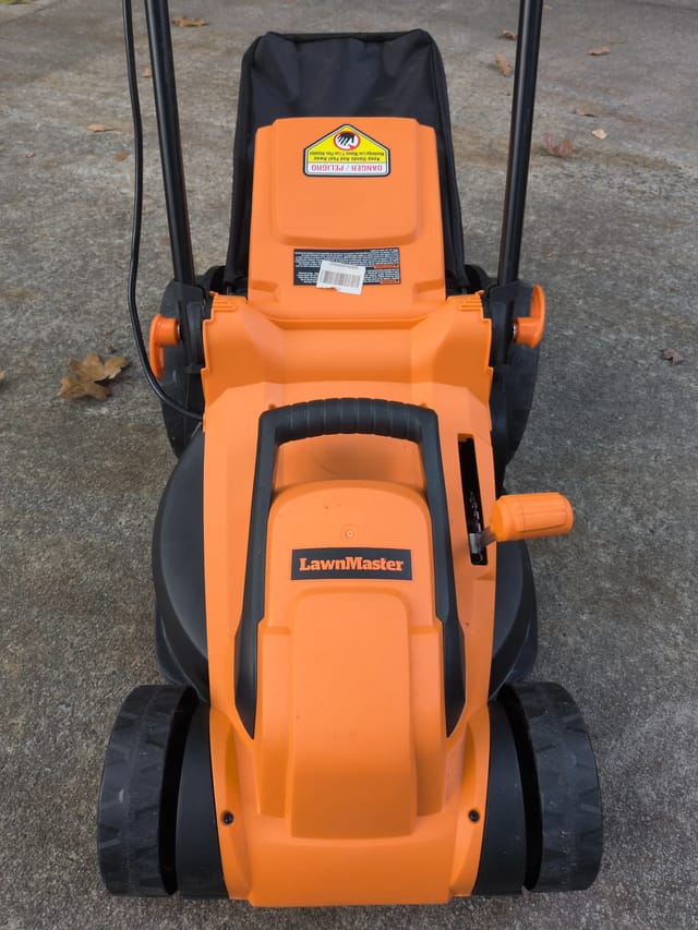 For Parts or Repair LawnMaster MEB1216K 16" Corded Electric Lawn Mower — photo 2